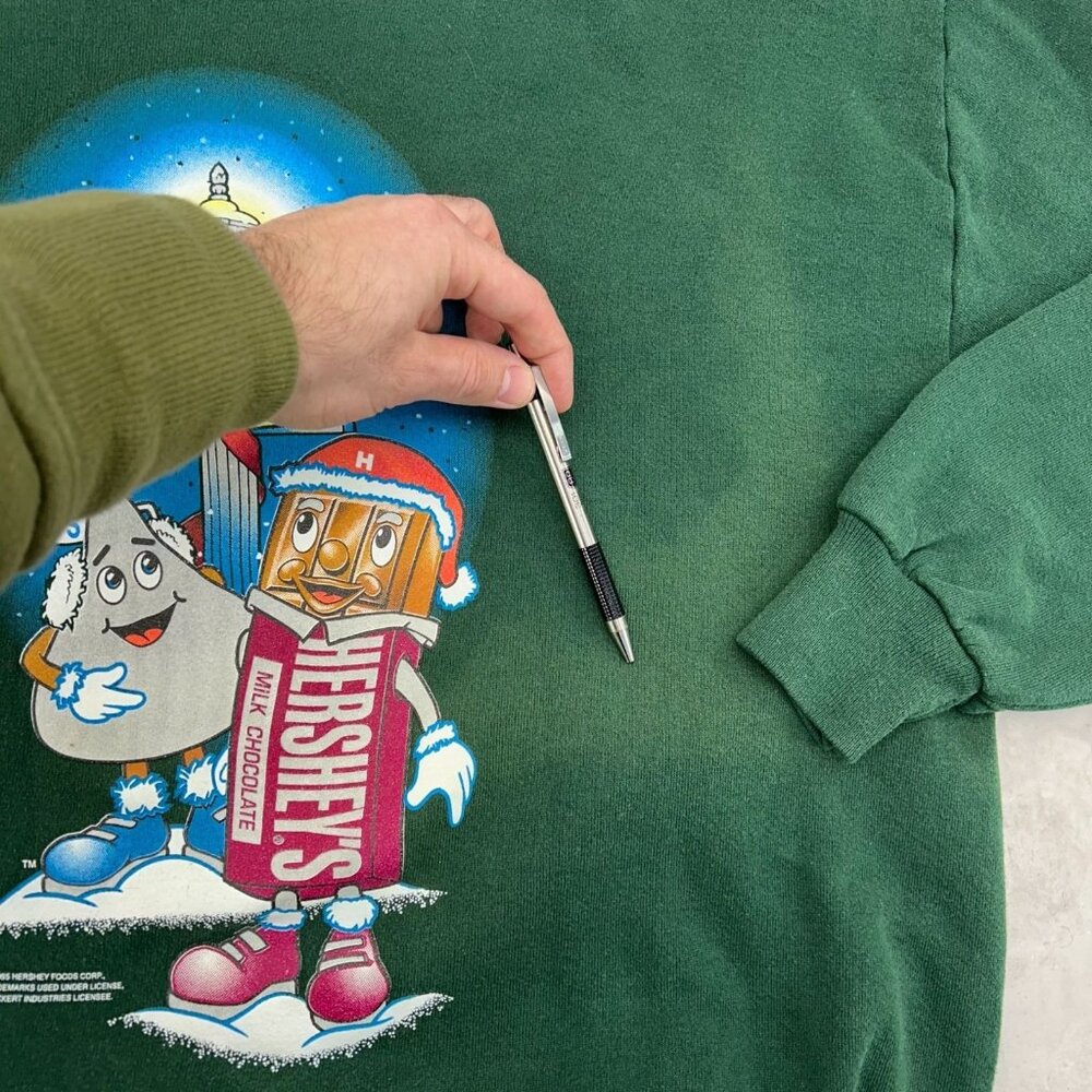 90s Vintage Hershey Sweatshirt Mens XL Chocolate Kiss Faded Winter‎ Christmas - Picture 7 of 12